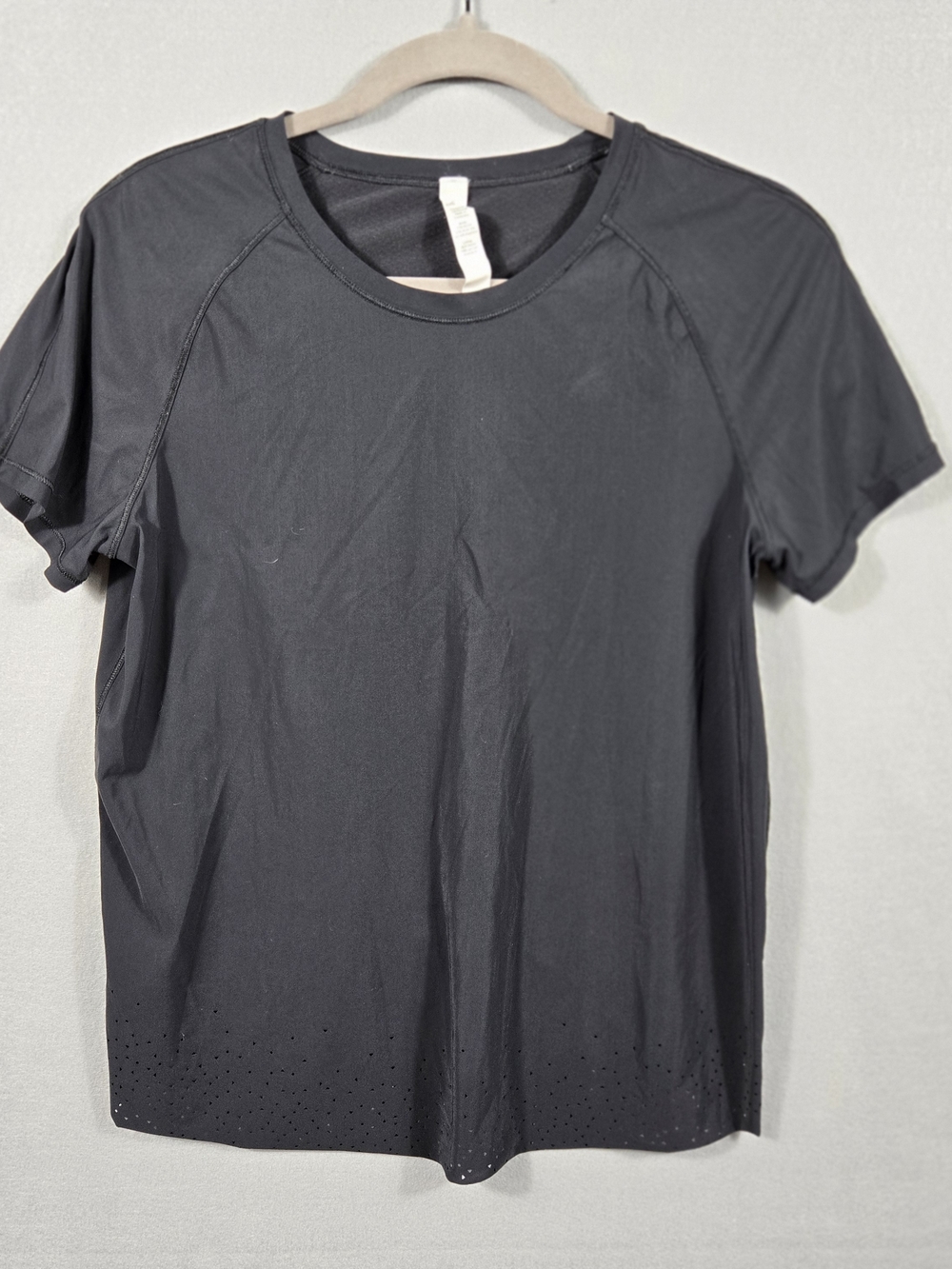 Lululemon Quick Pace Short Sleeve Black Laser Cut Crossover Back Run Top - 6